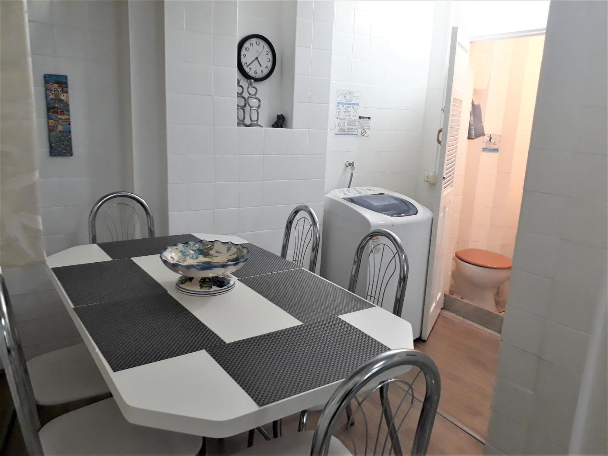 Apartamento Edificio Alone Com Terraco Na Quadra Da Praia, Espacoso E Silencioso *